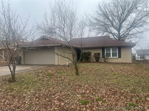 1503 Crestwood Drive, Wagoner, OK 74467 - MLS#: 2504432