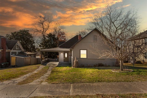 Photo of 509 W Shawnee Street, Tahlequah, OK 74464 (MLS # 2631000)