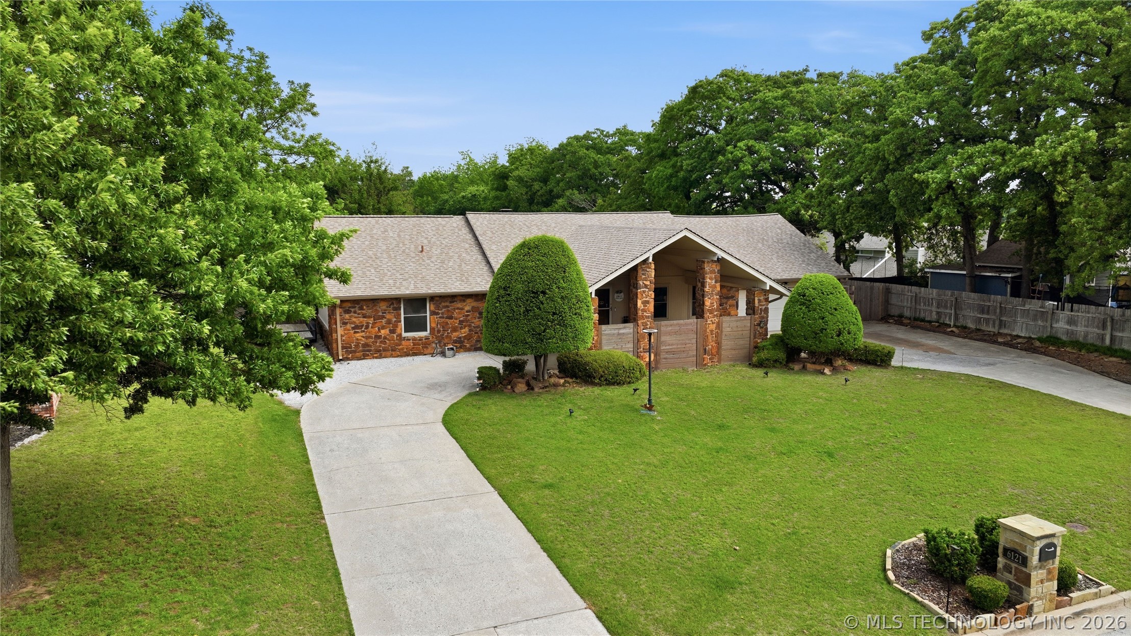 6121 E 97th Street, Tulsa, OK 74137 — MLS #2613105 — photo 4 of 62