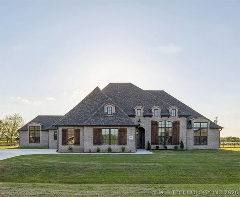Photo of 10912 N 81st EastPlace, Owasso, OK 74055 (MLS # 2616781)
