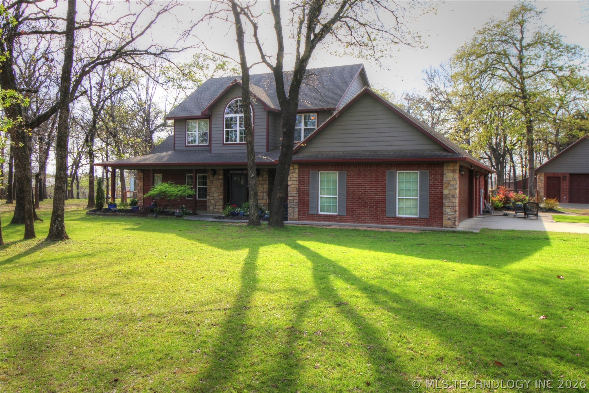 2713 Redbud Lane