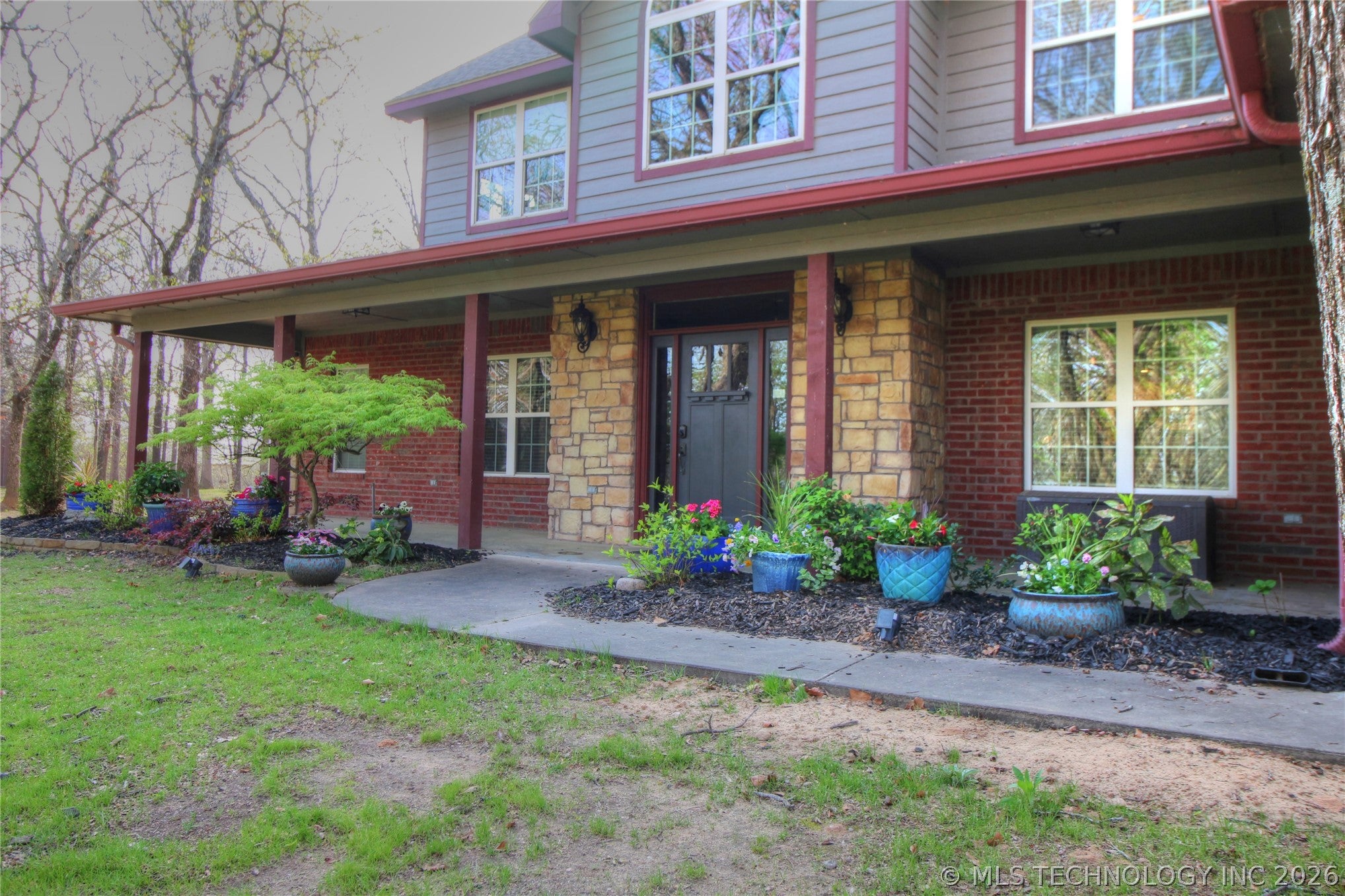 2713 Redbud Lane