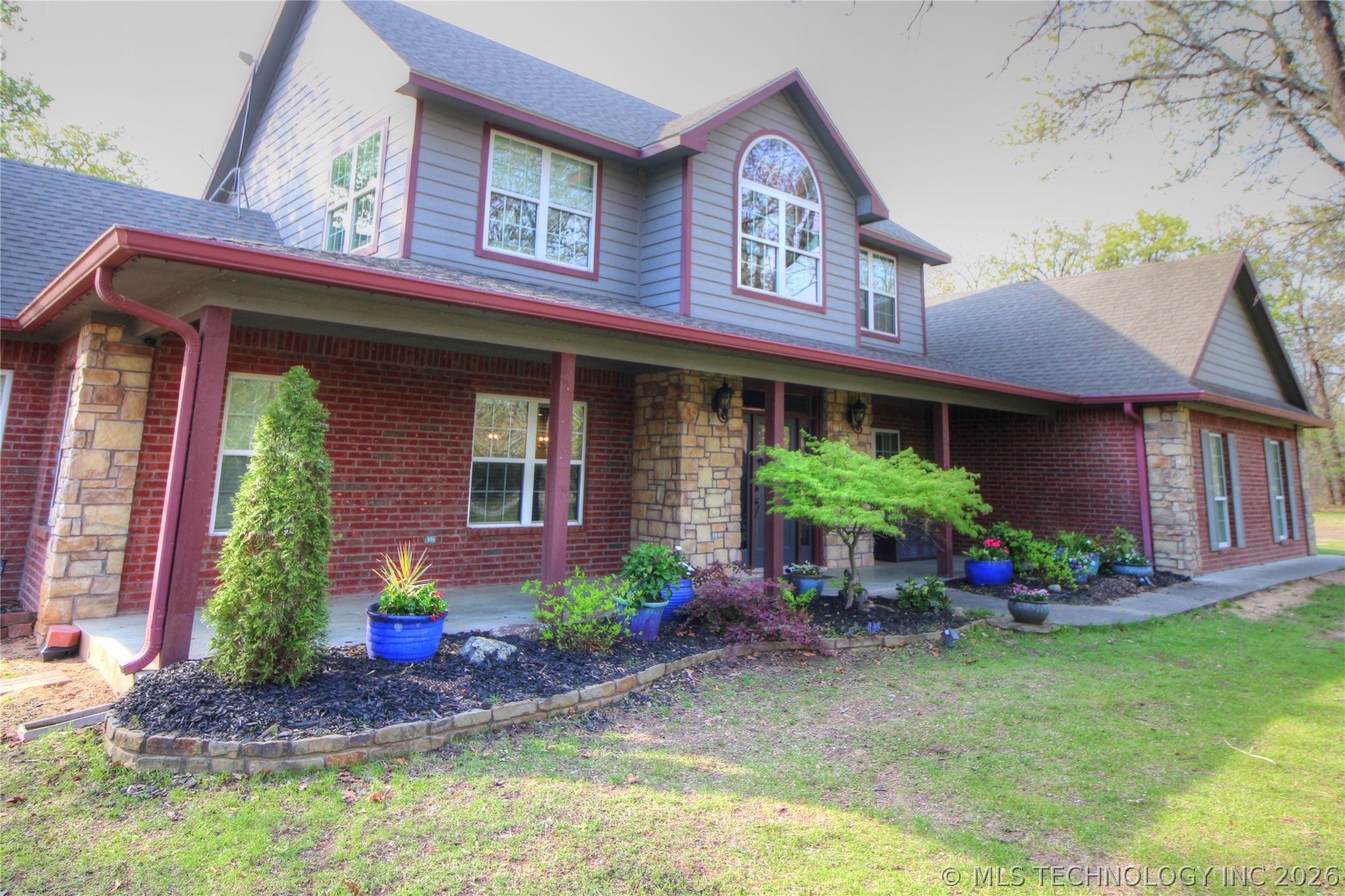 2713 Redbud Lane