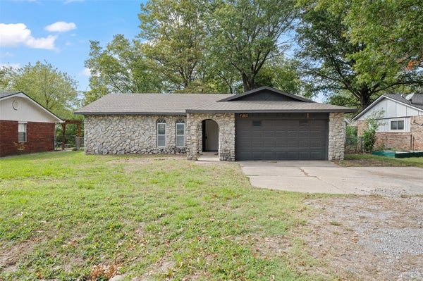 709 N WASHINGTON AVE, WAGONER, OK 74467 - Image b67c30b8ccbb145a6cfa357f2cfd3483/2572860159