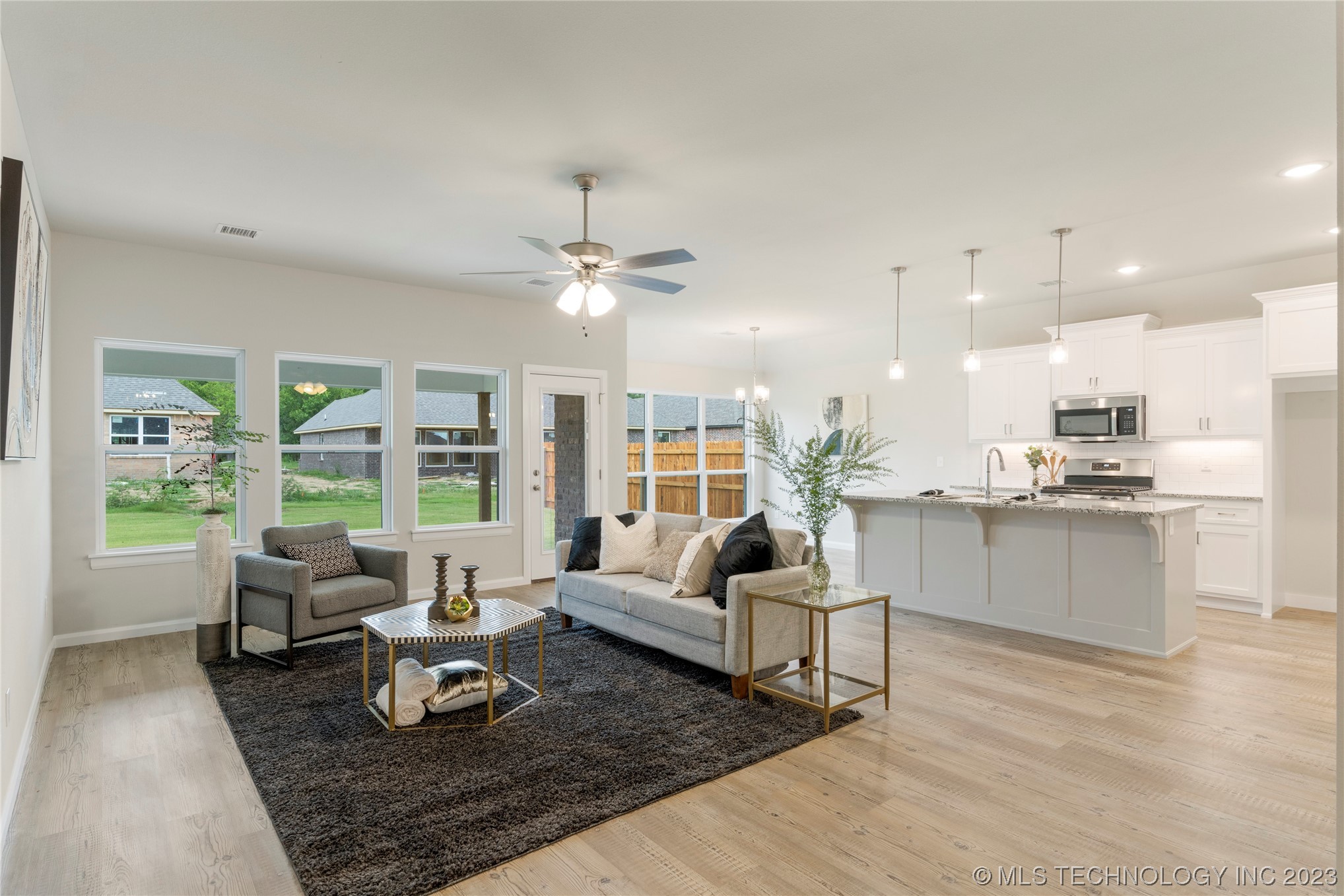 Photo 13 of 40 of 10719 S 280th Avenue house