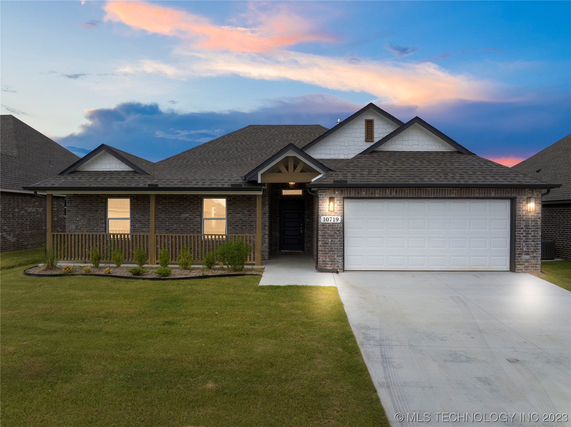 Photo 1 of 40 of 10719 S 280th Avenue house