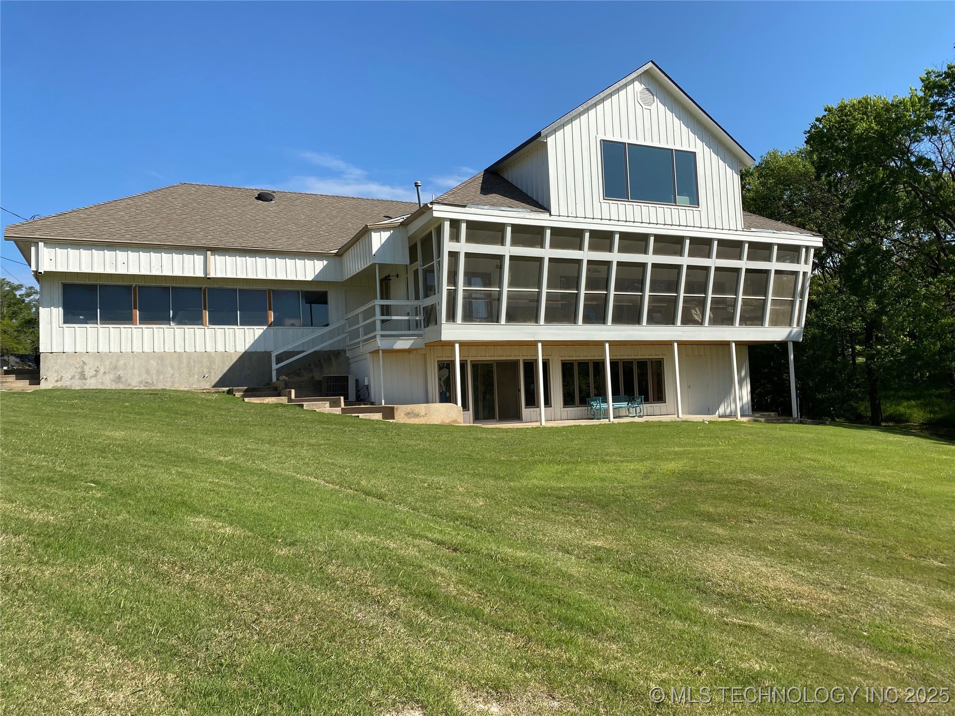 8773 Lake View Drive