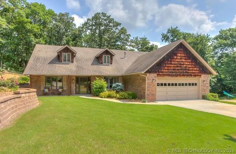Photo of 2917 Greenwood Court, Bartlesville, OK 74006 (MLS # 2617479)