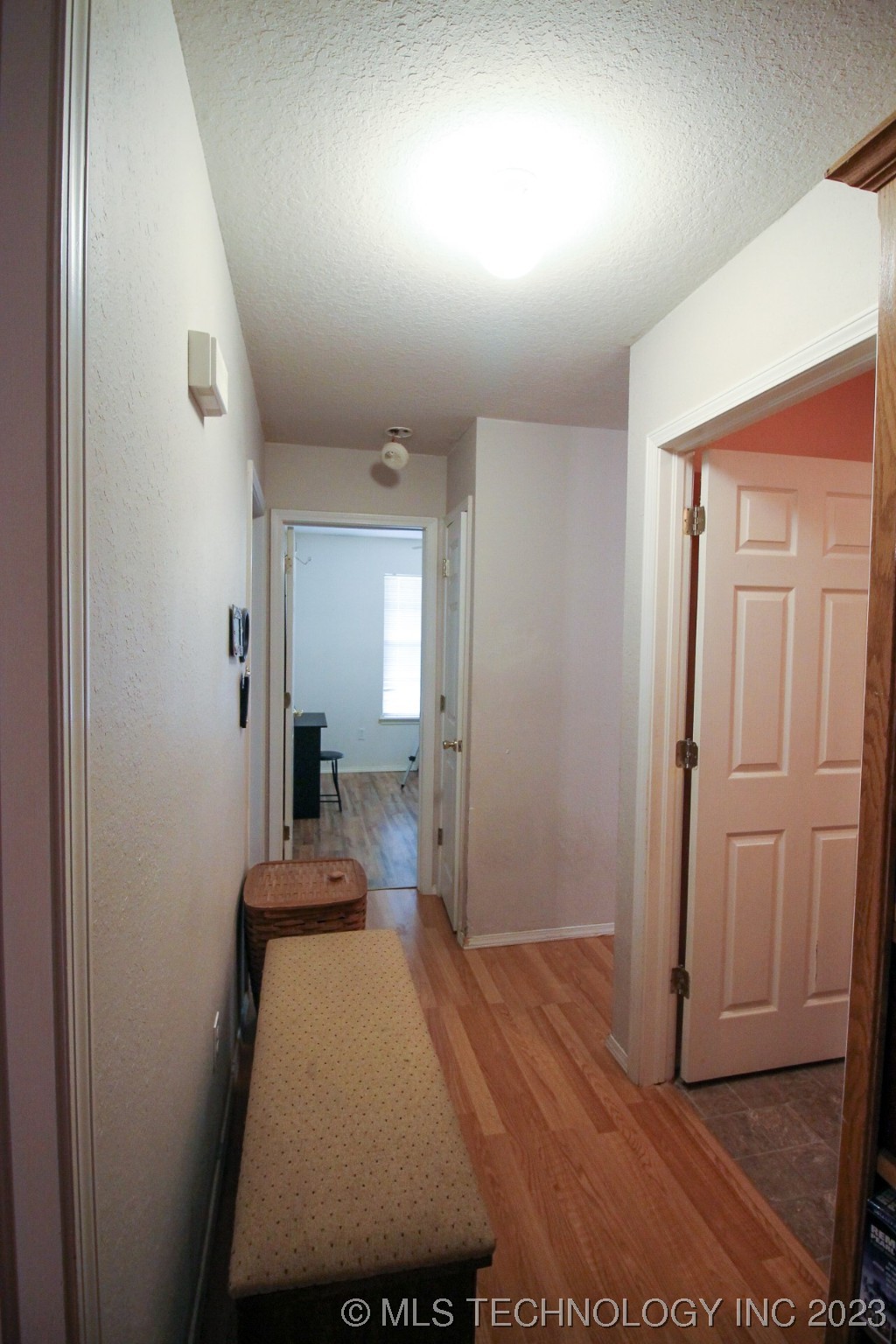 Photo 8 of 15 of 613 S Hiawatha Street house