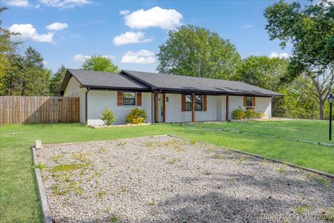 1930 W Mockingbird Lane Durant OK 74701
