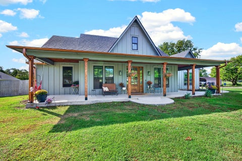Photo of 16377 County Road 1586, Ada, OK 74820 (MLS # 2637951)