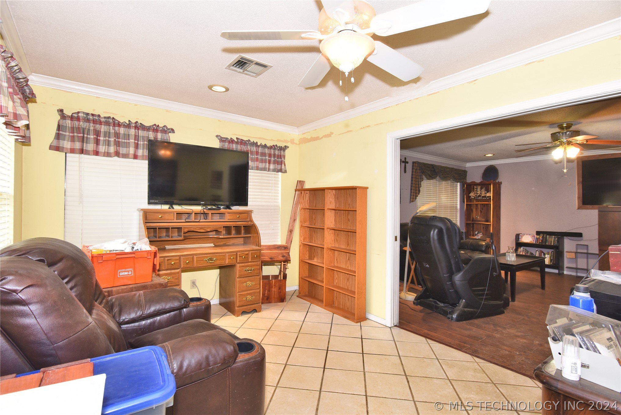 Photo 19 of 33 of 10131 W 71st Street house