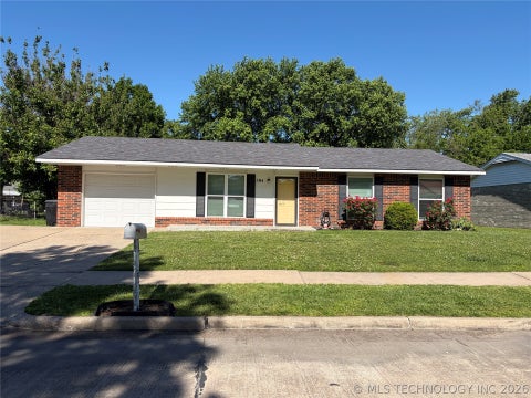 Photo of 304 Heron Circle, Pryor, OK 74361 (MLS # 2617020)