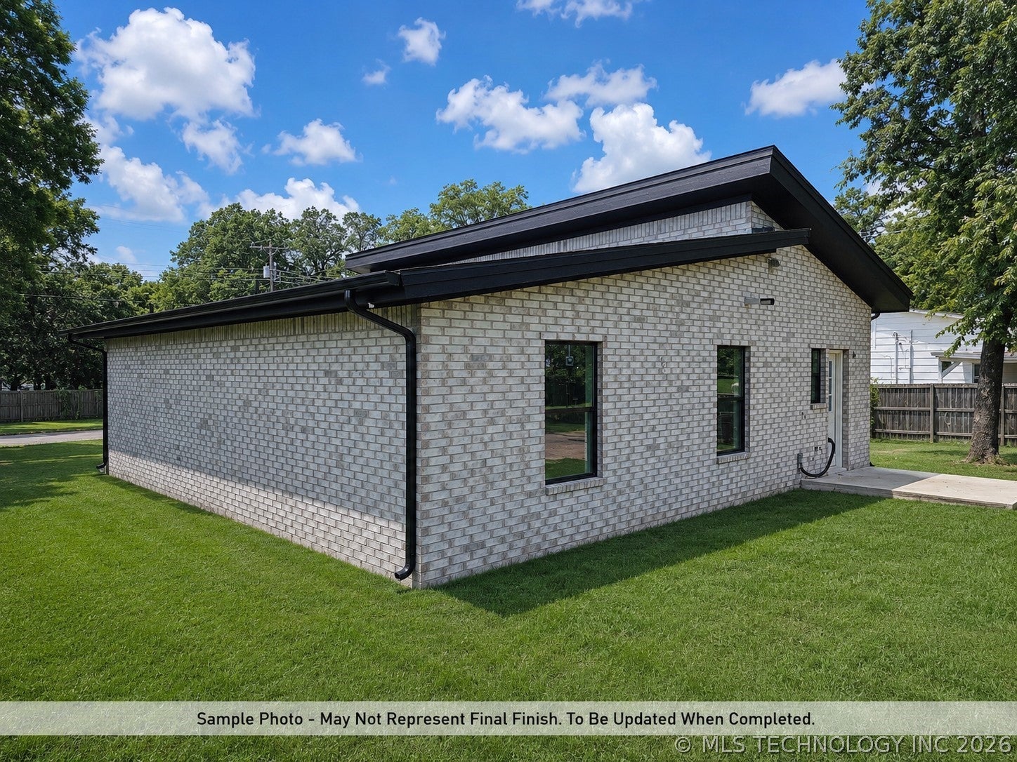 1110 W Mulberry