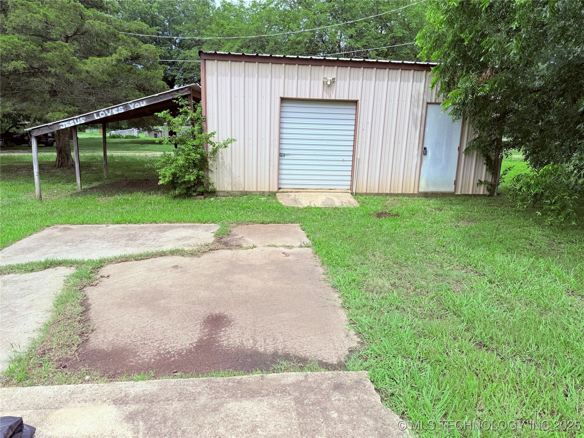 303 N 6th