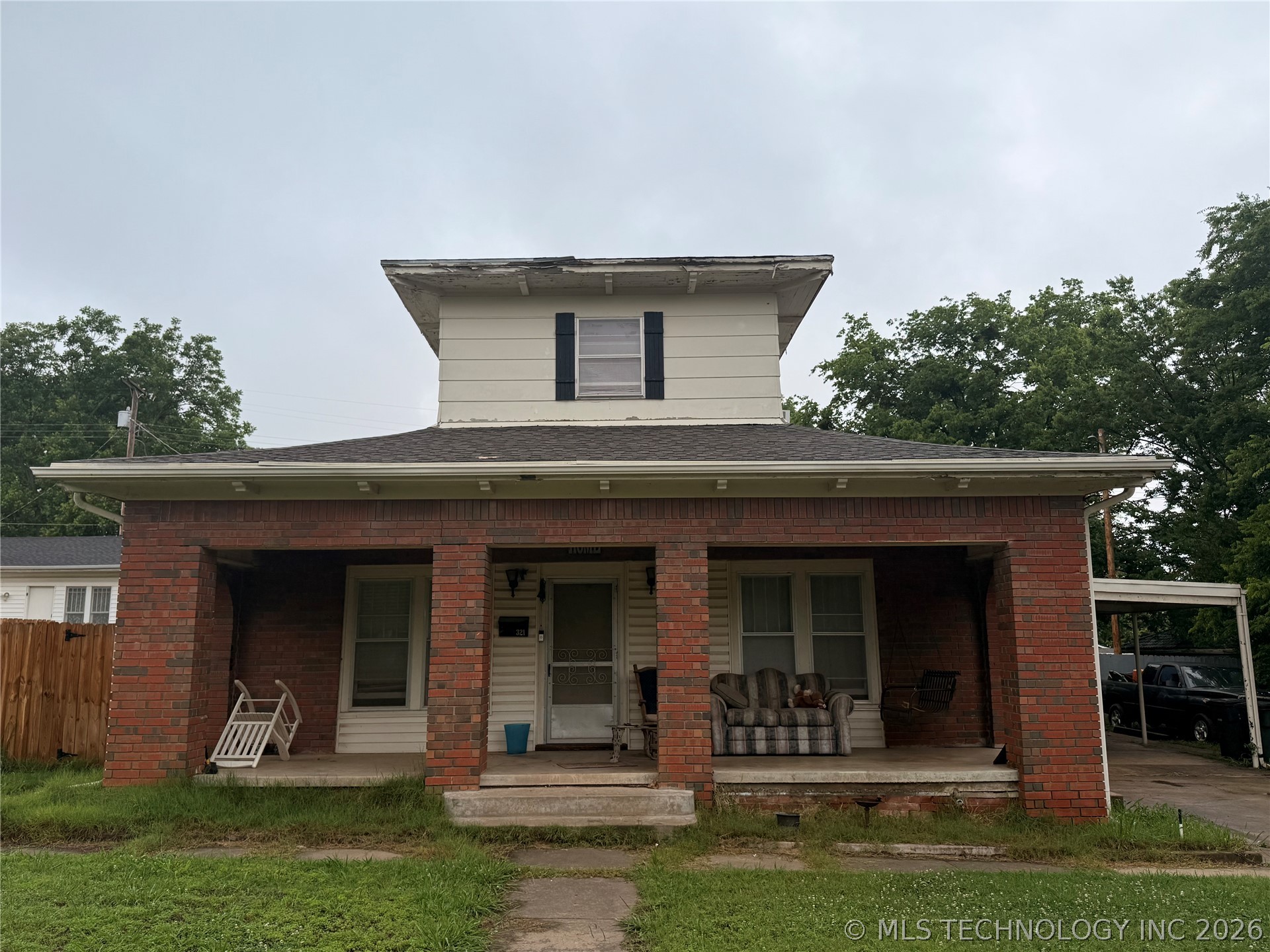 Photo 1 of 15 — 321 W 6th Avenue, Bristow, OK 74010