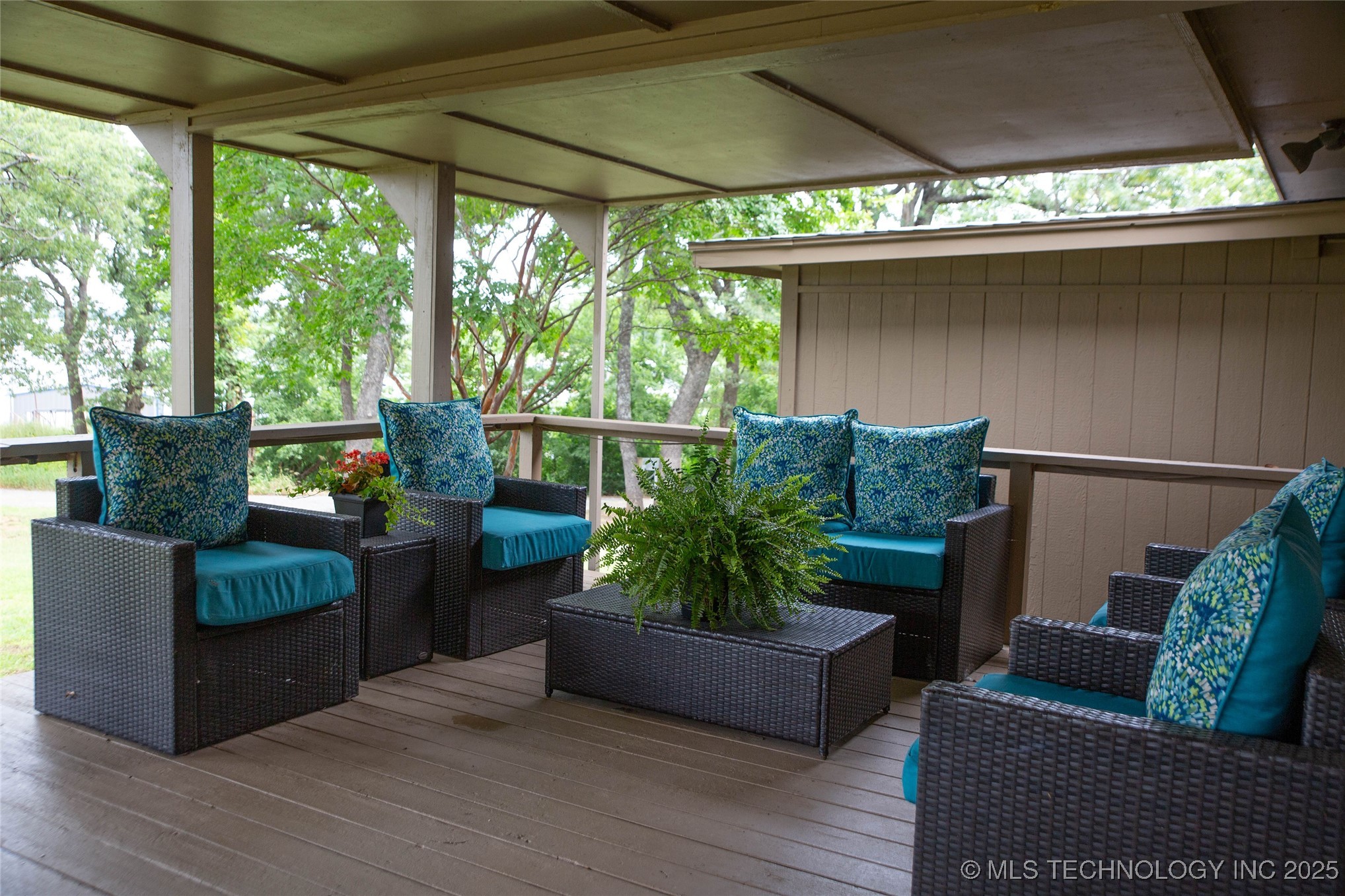802 W Sand Point