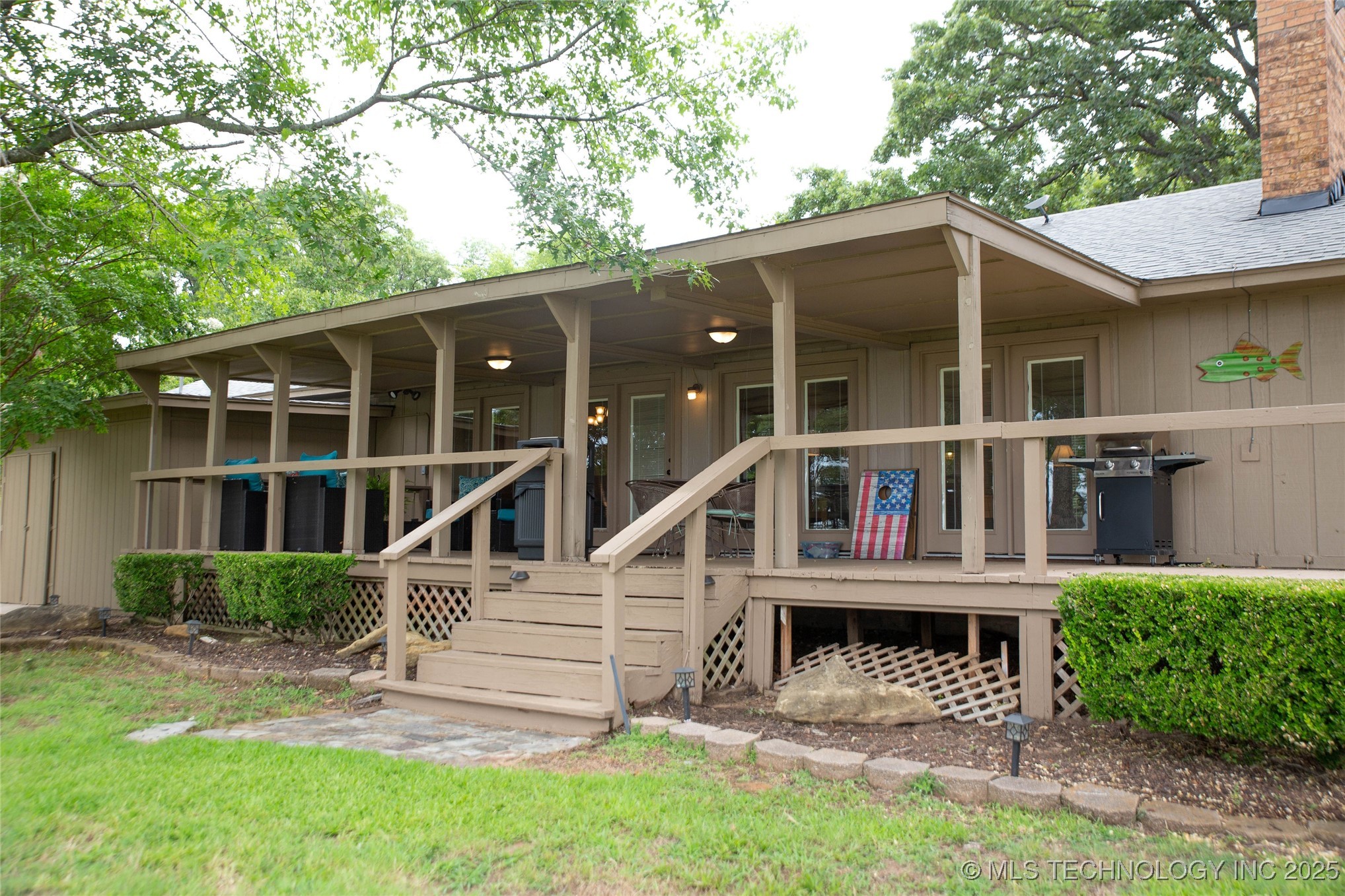 802 W Sand Point