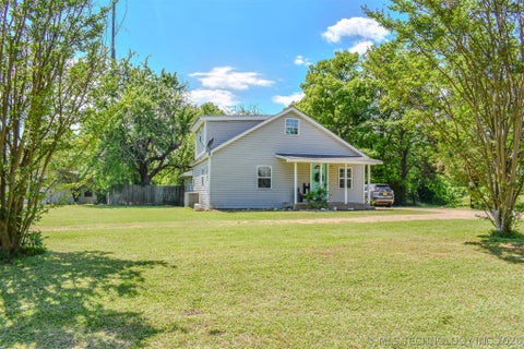 Photo of 1114 N 4230 Road, Hugo, OK 74743 (MLS # 2615533)
