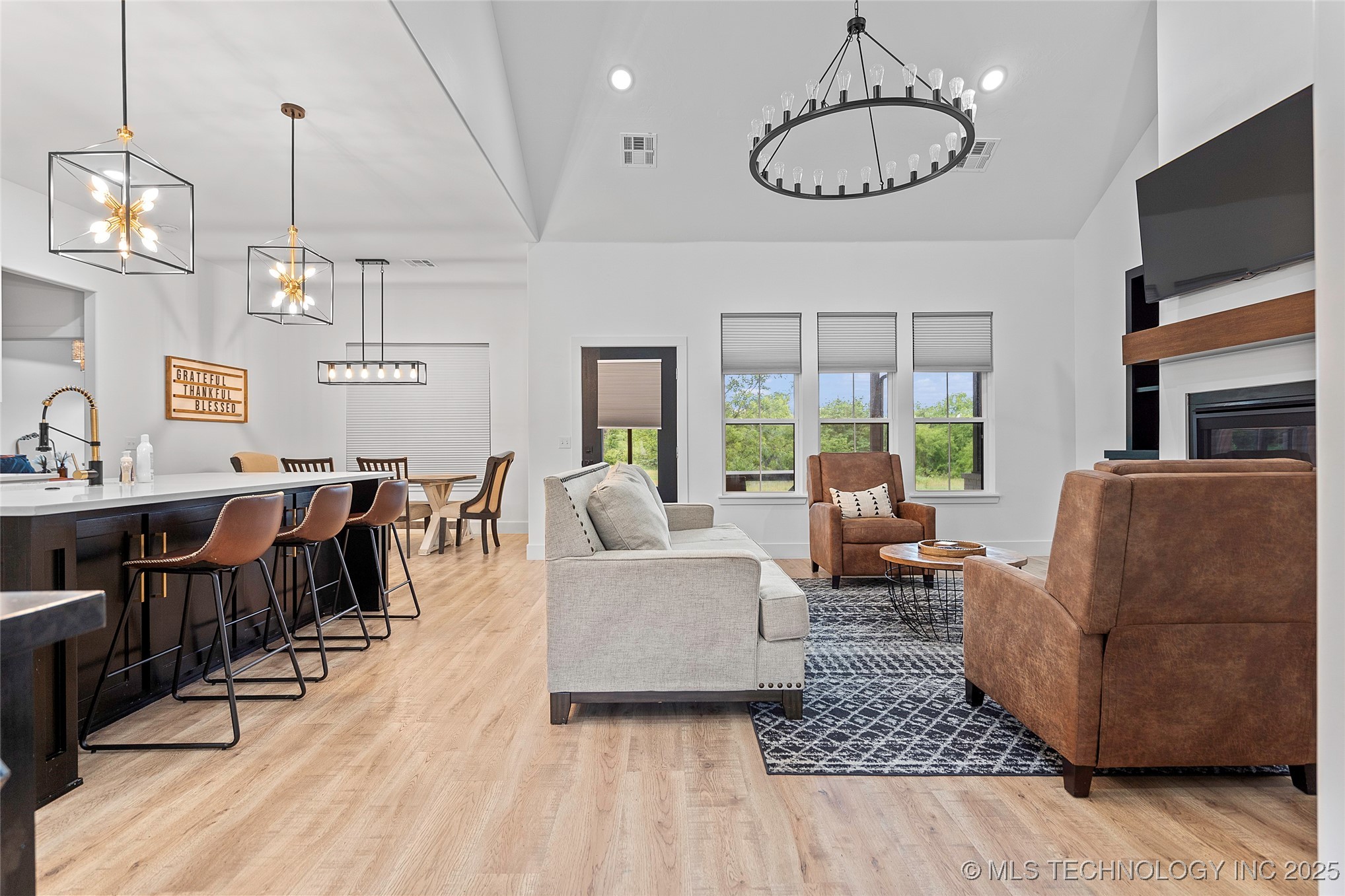 1013 Prairie View Road