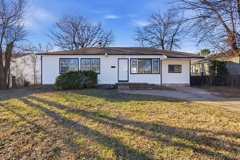 Photo of 6710 E Independence Place, Tulsa, OK 74115 (MLS # 2604281)