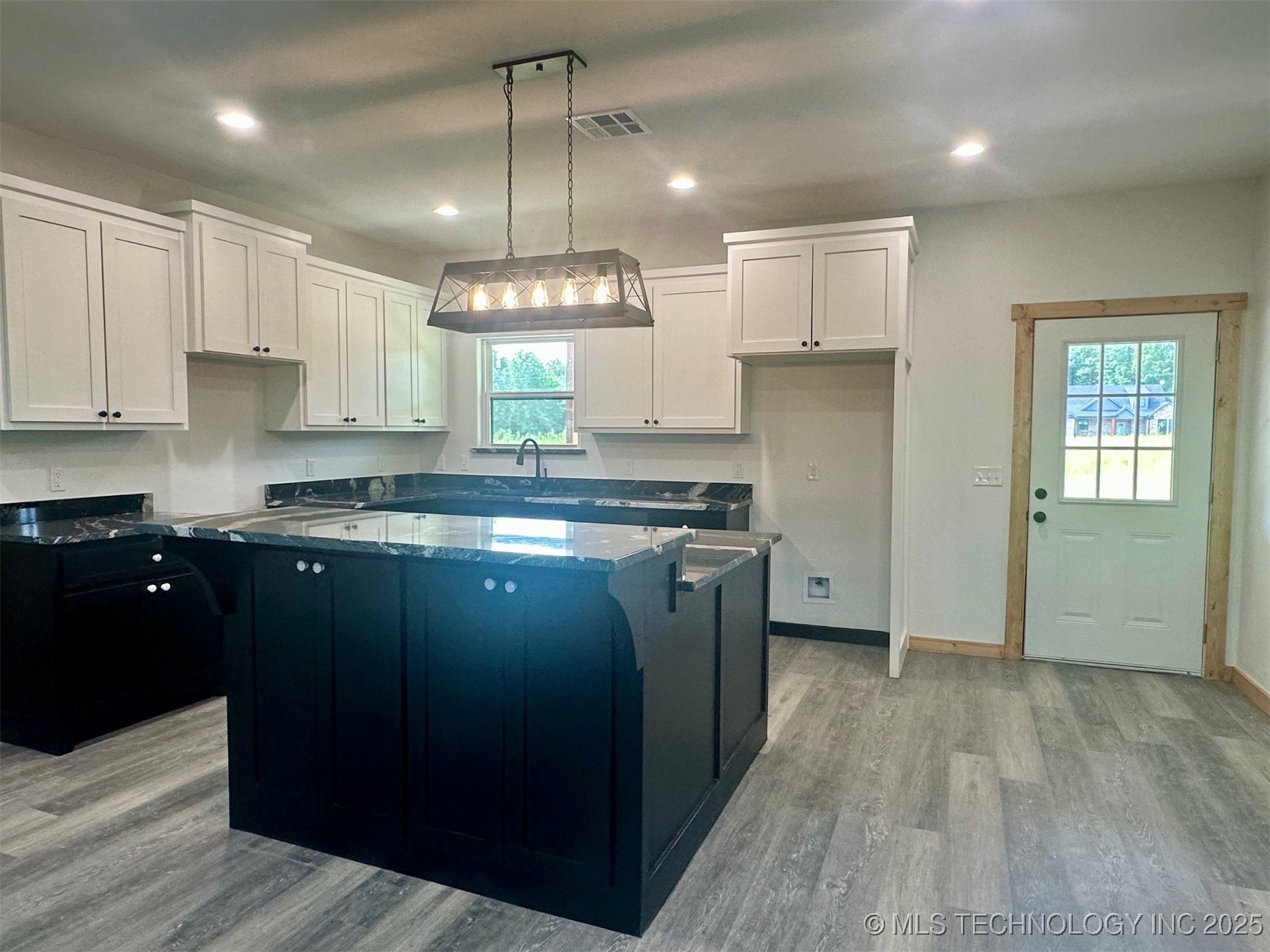 11743 Xander Lane