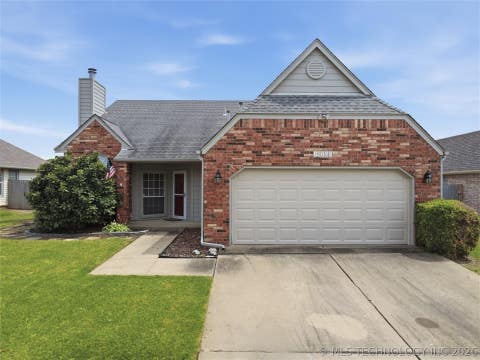 Photo of 19708 E 38th Street, Broken Arrow, OK 74014 (MLS # 2622874)