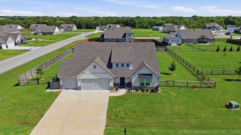Photo of 3574 E 155th Street S, Bixby, OK 74008 (MLS # 2619792)