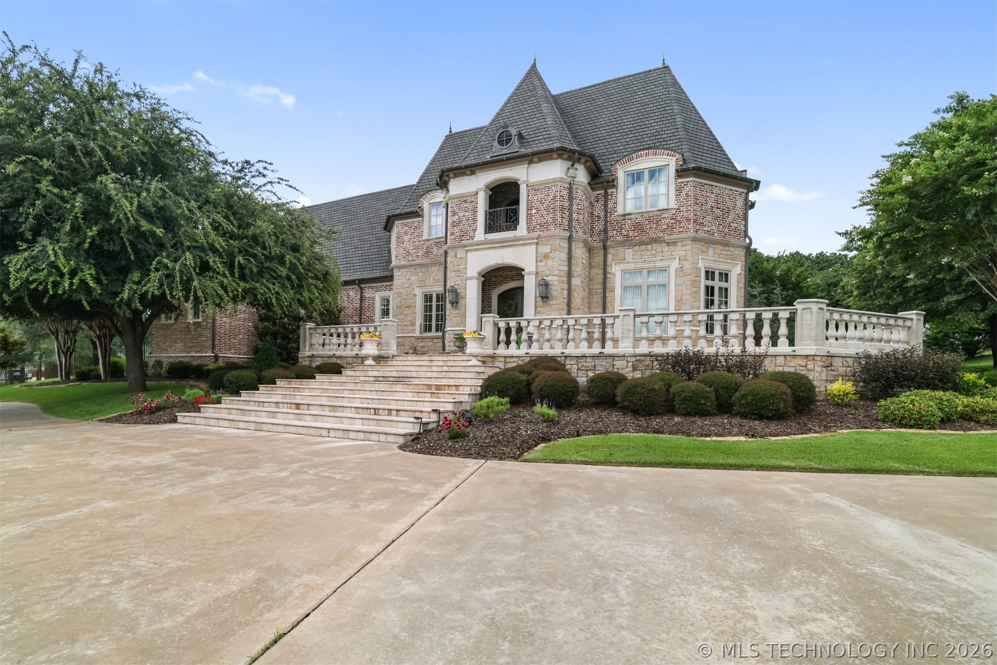 3202 Castle Court