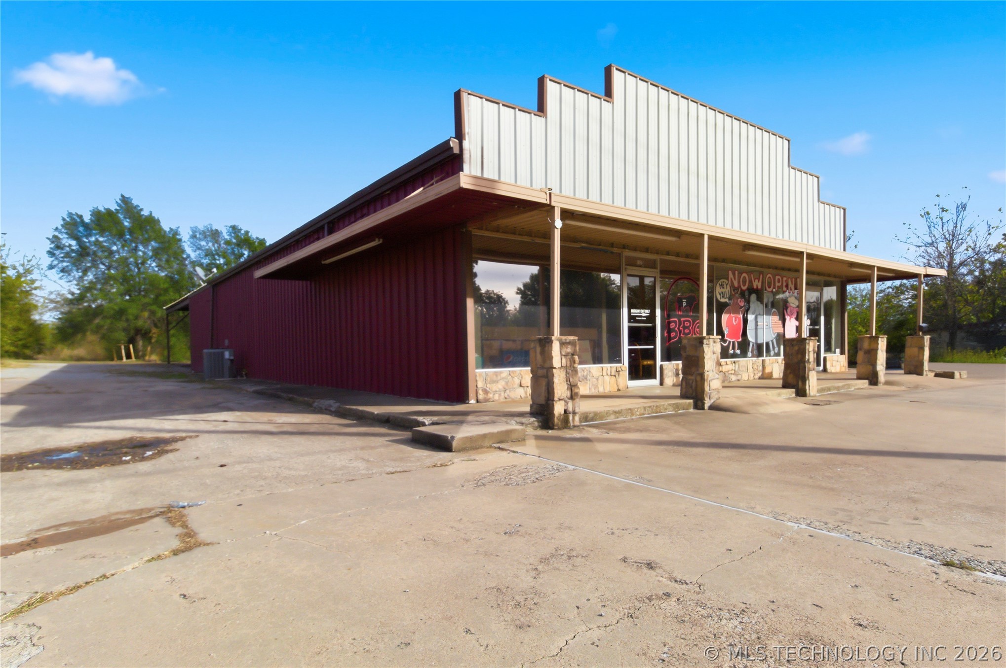 Photo 1 of 40 — 1016 N Washington, Durant, OK 74701