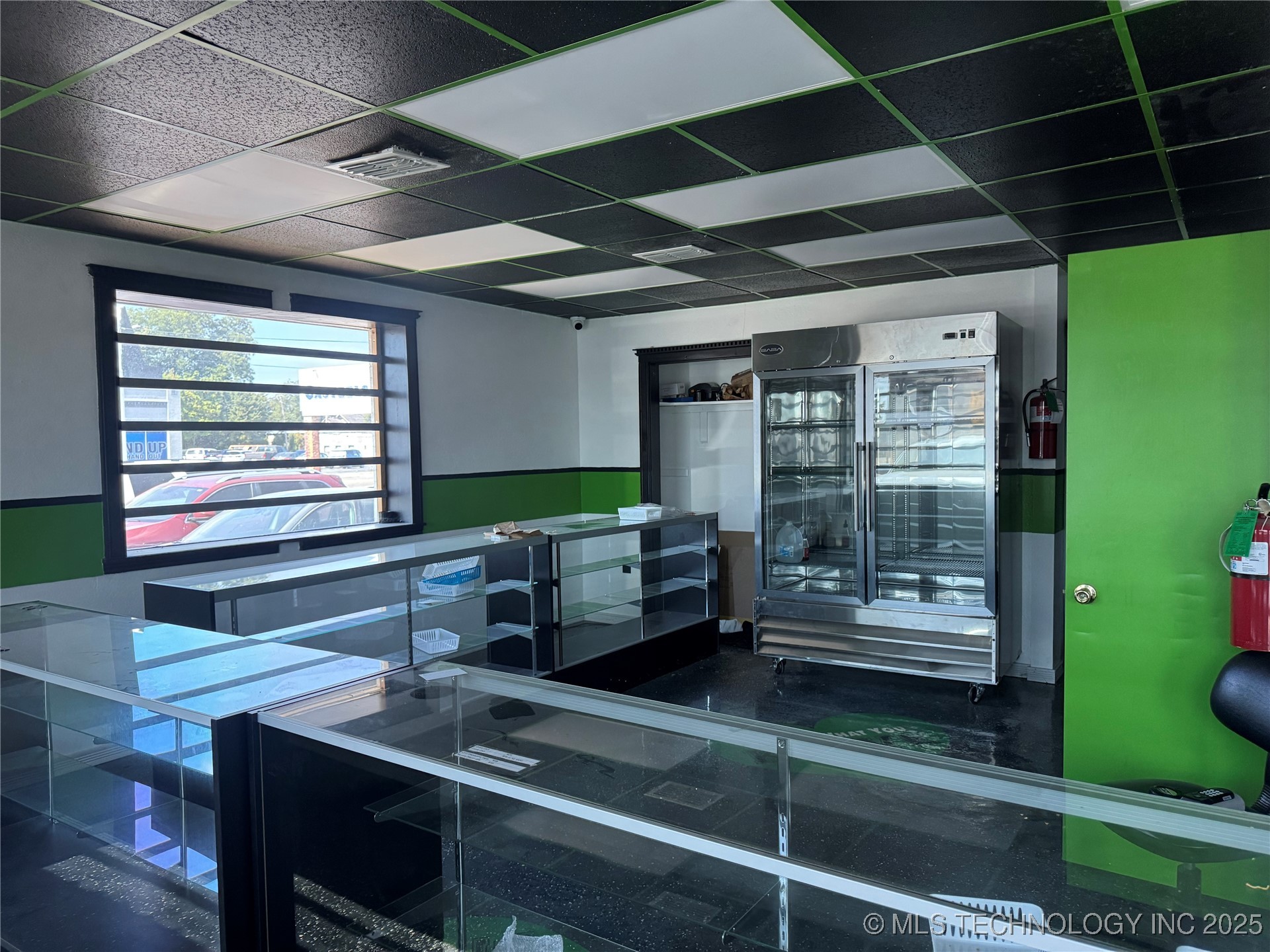 109 N 6th