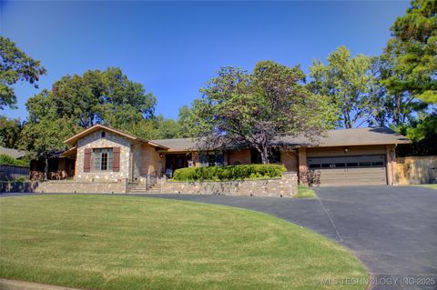 Photo of 2879 E 34th Street, Tulsa, OK 74105 (MLS # 2549069)