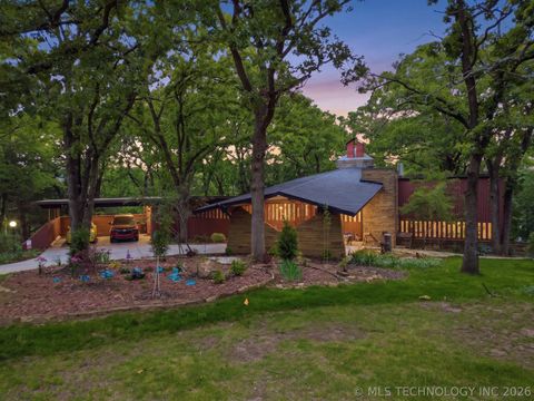Photo of 3400 Wildwood Court, Bartlesville, OK 74006 (MLS # 2616623)