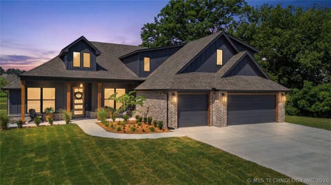 Photo of 18236 S Clear Creek Court, Claremore, OK 74017 (MLS # 2622574)