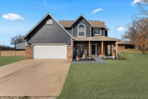 Photo of 11782 S 252nd EastAvenue, Broken Arrow, OK 74014 (MLS # 2604409)