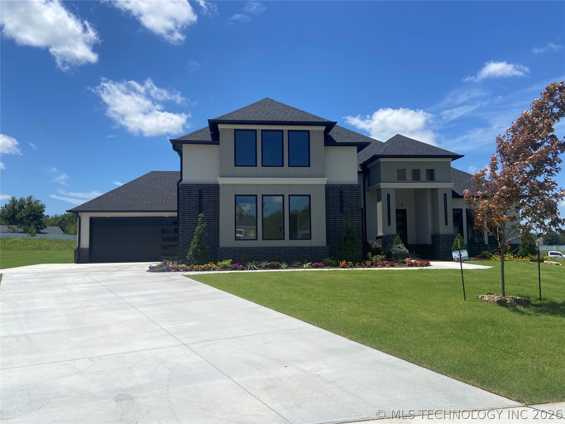 Photo 1 of 24 — 8117 E Elgin Street, Broken Arrow, OK 74014