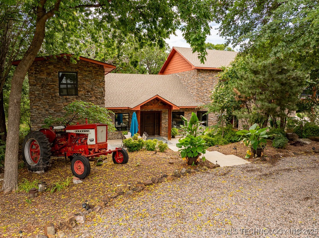 9094 Waters Edge