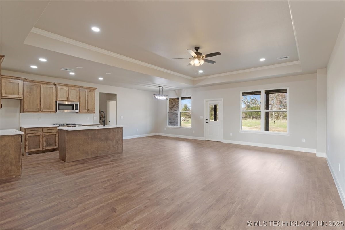 280 Sunset Way