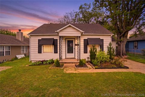 Photo of 1008 N Cleveland Avenue, Sand Springs, OK 74063 (MLS # 2620183)