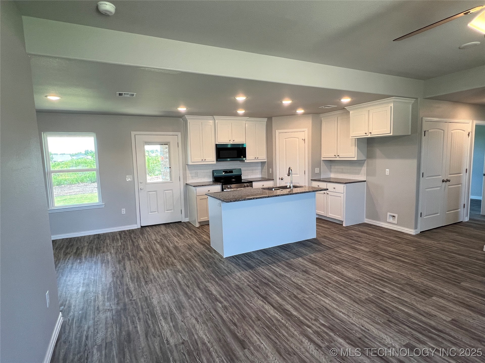 515 Honeysuckle Lane