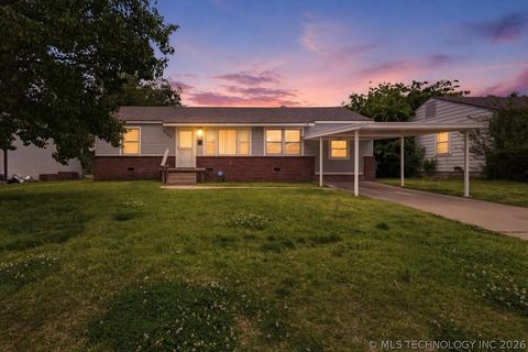 Photo of 7360 E Newton Street, Tulsa, OK 74115 (MLS # 2617055)