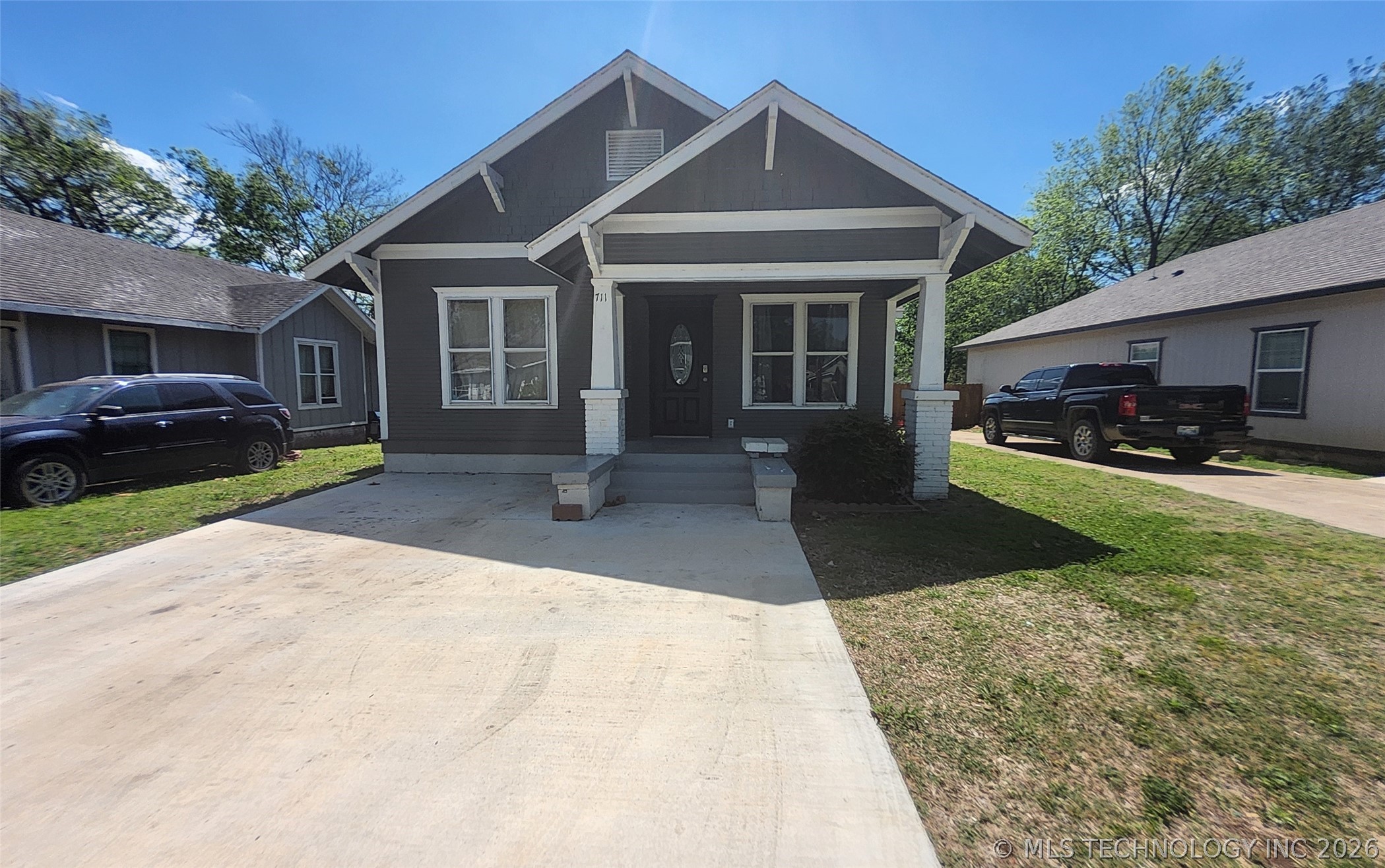 Photo 1 of 17 — 711 W Beech, Durant, OK 74701