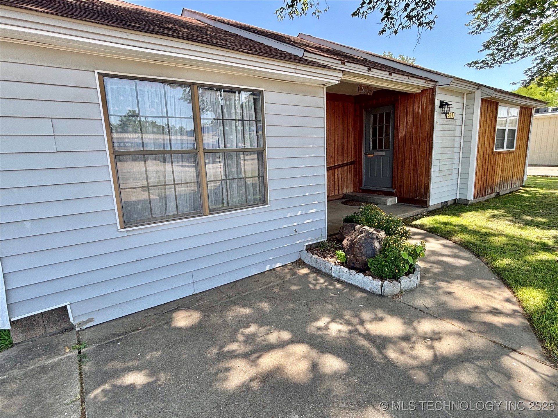 517 E Main Street