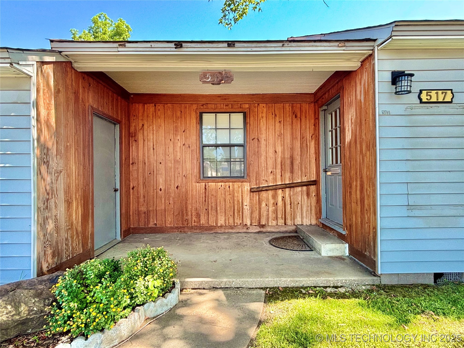 517 E Main Street