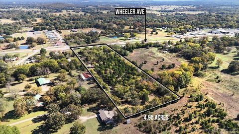 Photo of 3009 N Wheeler Avenue, Sallisaw, OK 74955 (MLS # 2546087)