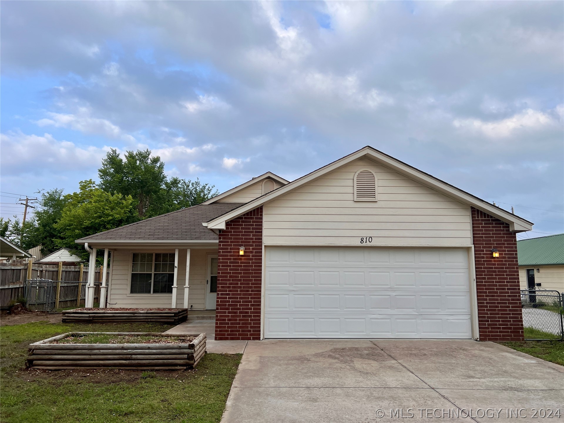 View Claremore, OK 74017 house