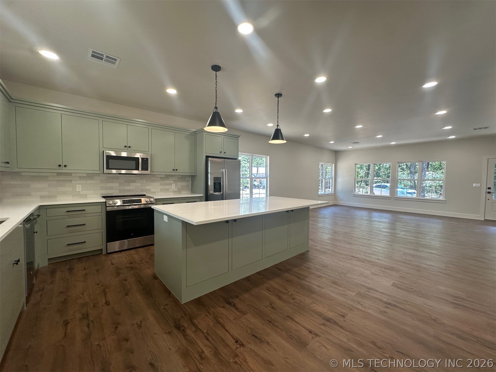 12351 Longboard Loop