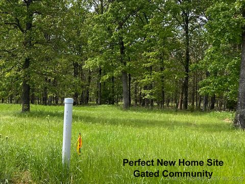 Photo of 729 Ridgeview Drive, Tahlequah, OK 74464 (MLS # 2543696)