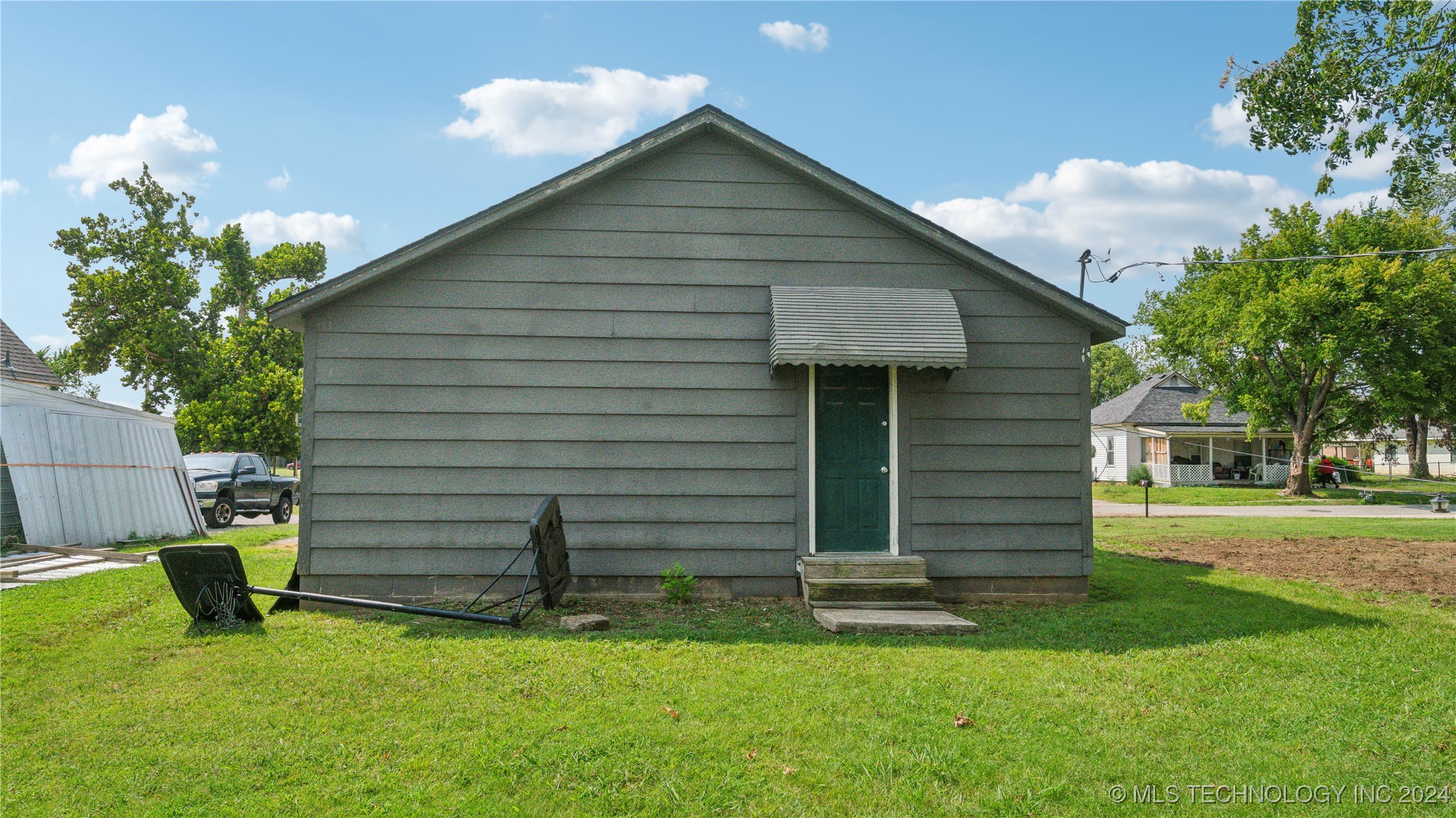 Photo 14 of 14 of 620 E 4th Street house