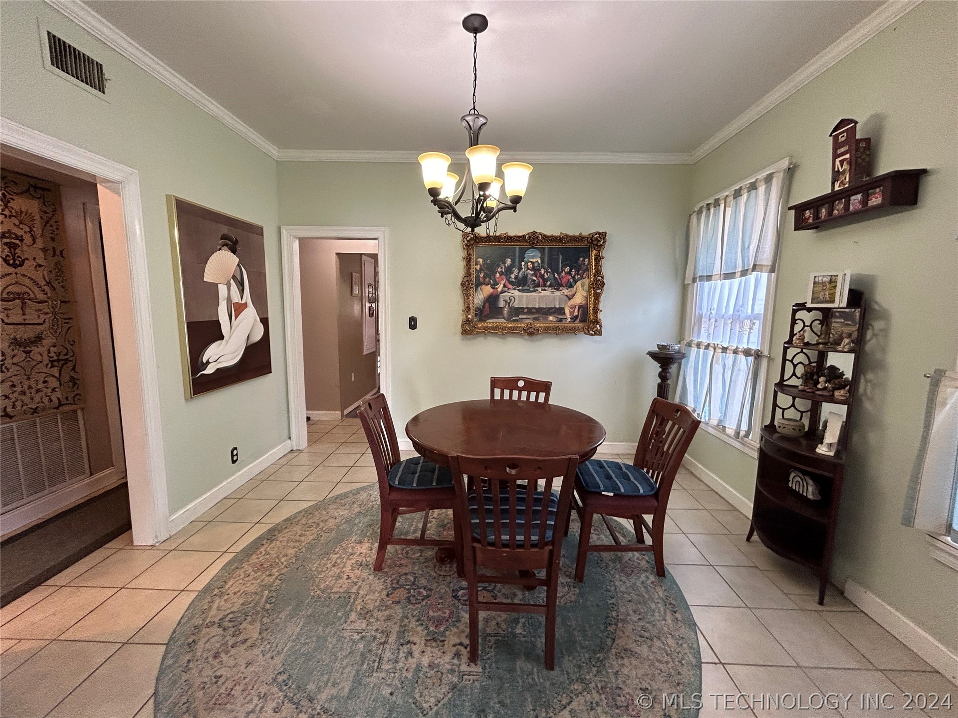 Photo 7 of 33 of 1128 S Atlanta Avenue house